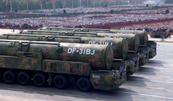 宝牛E配 九三阅兵之后，有个中美都不愿承认的真相：中国已是军事第一强国